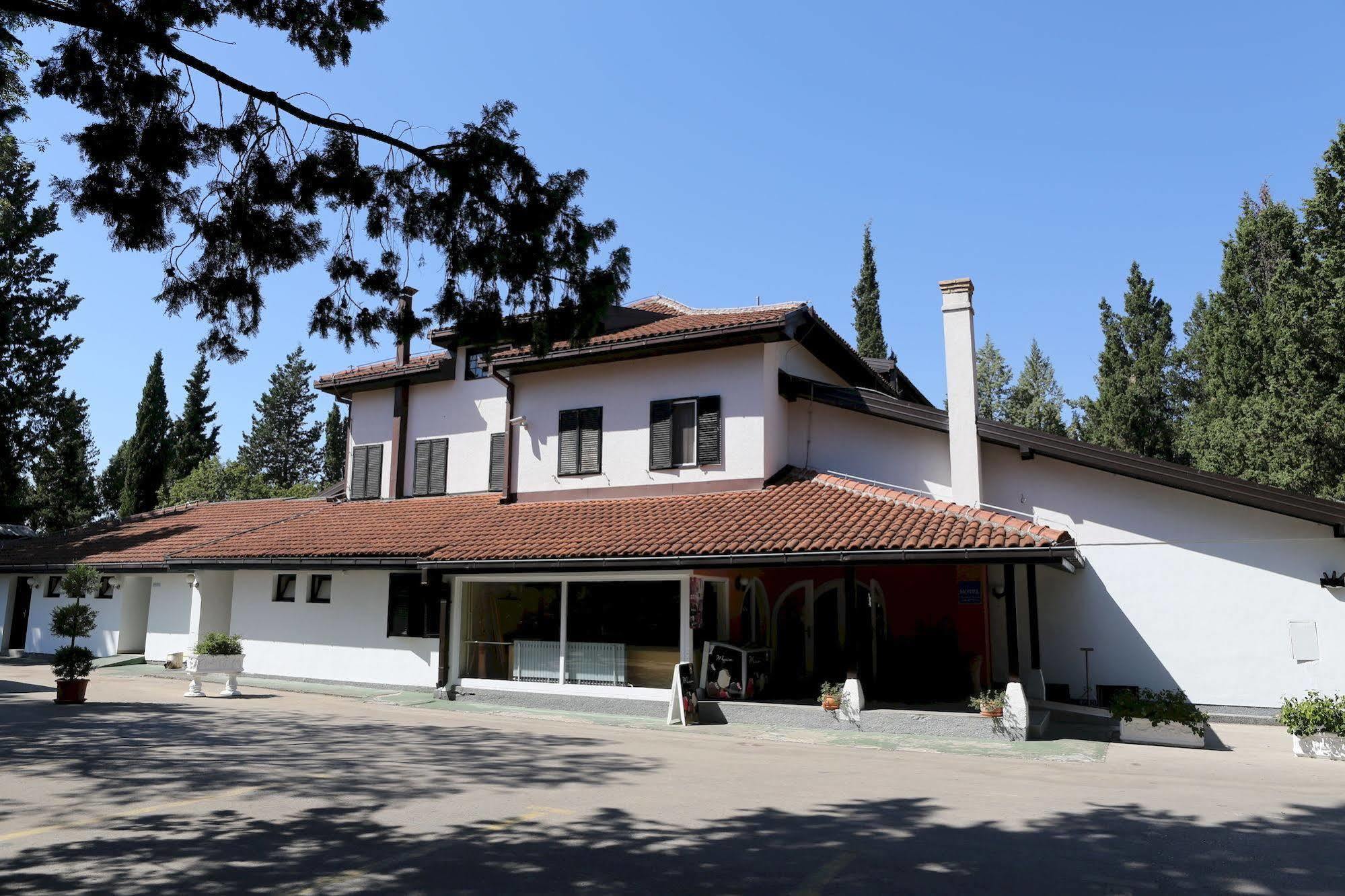 Hotel Park Visici Exterior photo